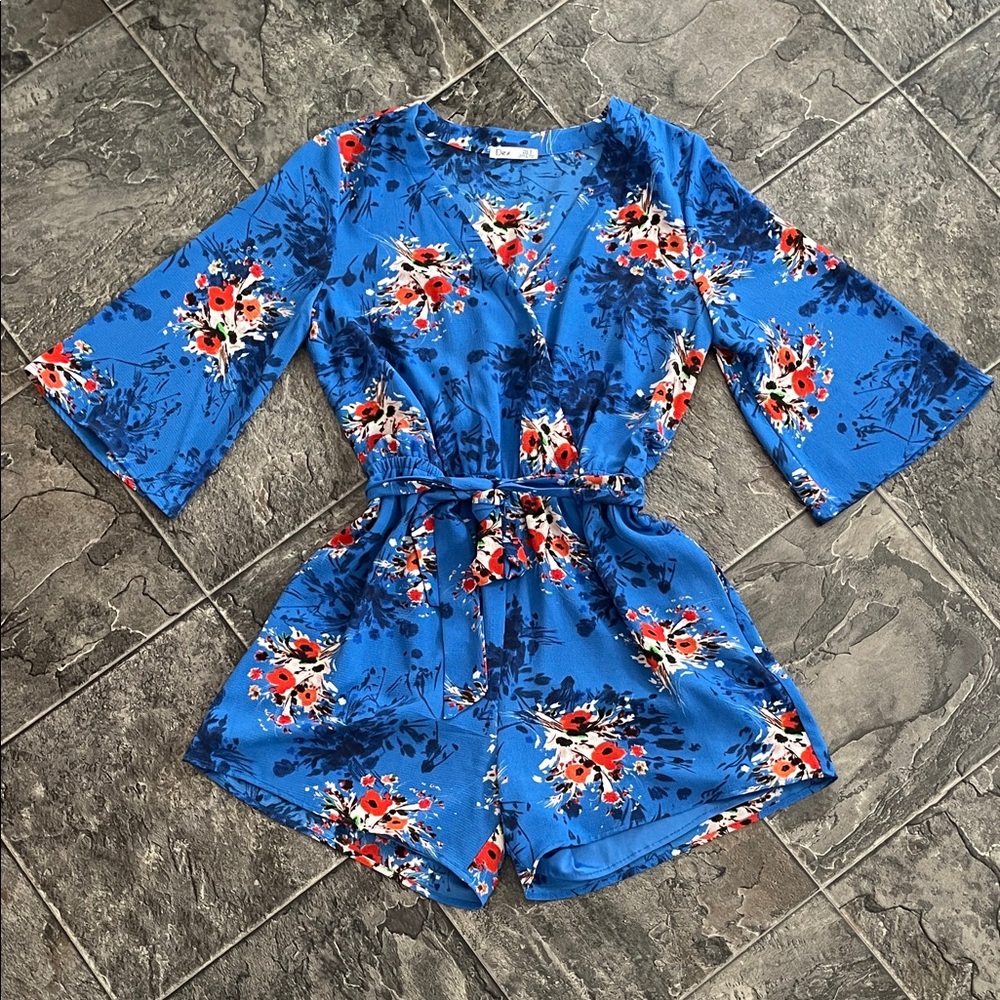 DEX Floral 3/4 Sleeve V-Neck Tie-Waist Boho Resortwear Coastal Shorts Romper
